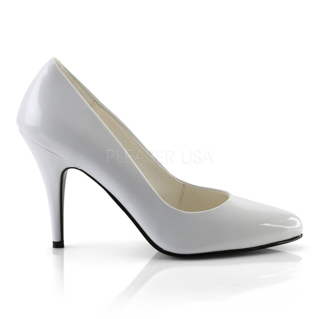 Women's sexy classic pump shoes in color white pattern.